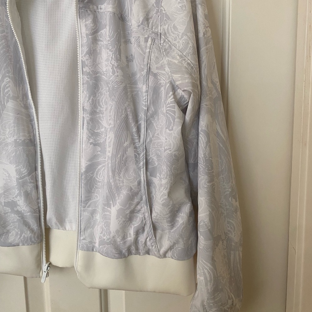 Lululemon Reversible Workout Jacket - image 6